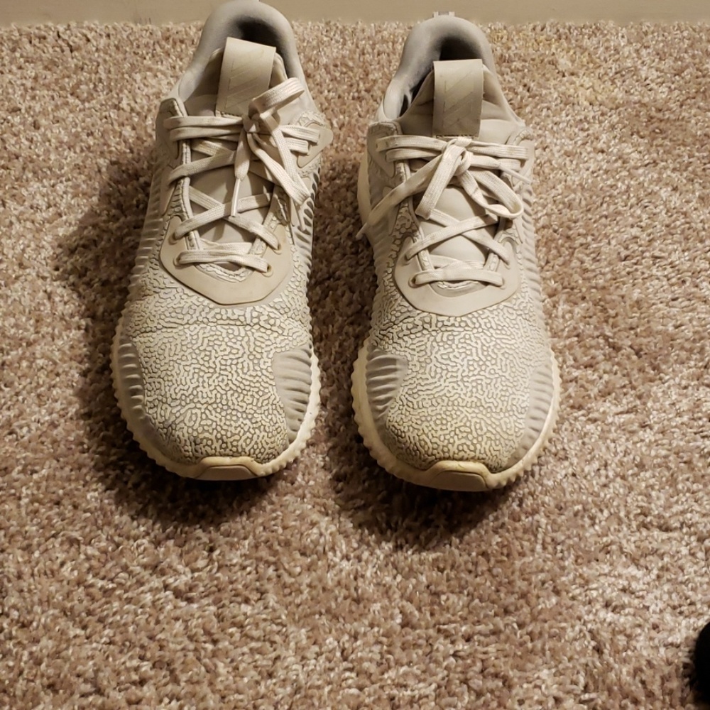 Adidas alphabounce